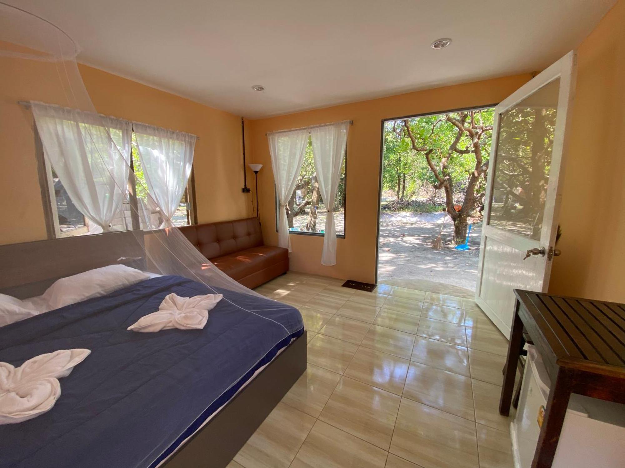 Lucky Resort Koh Phayam Exteriör bild