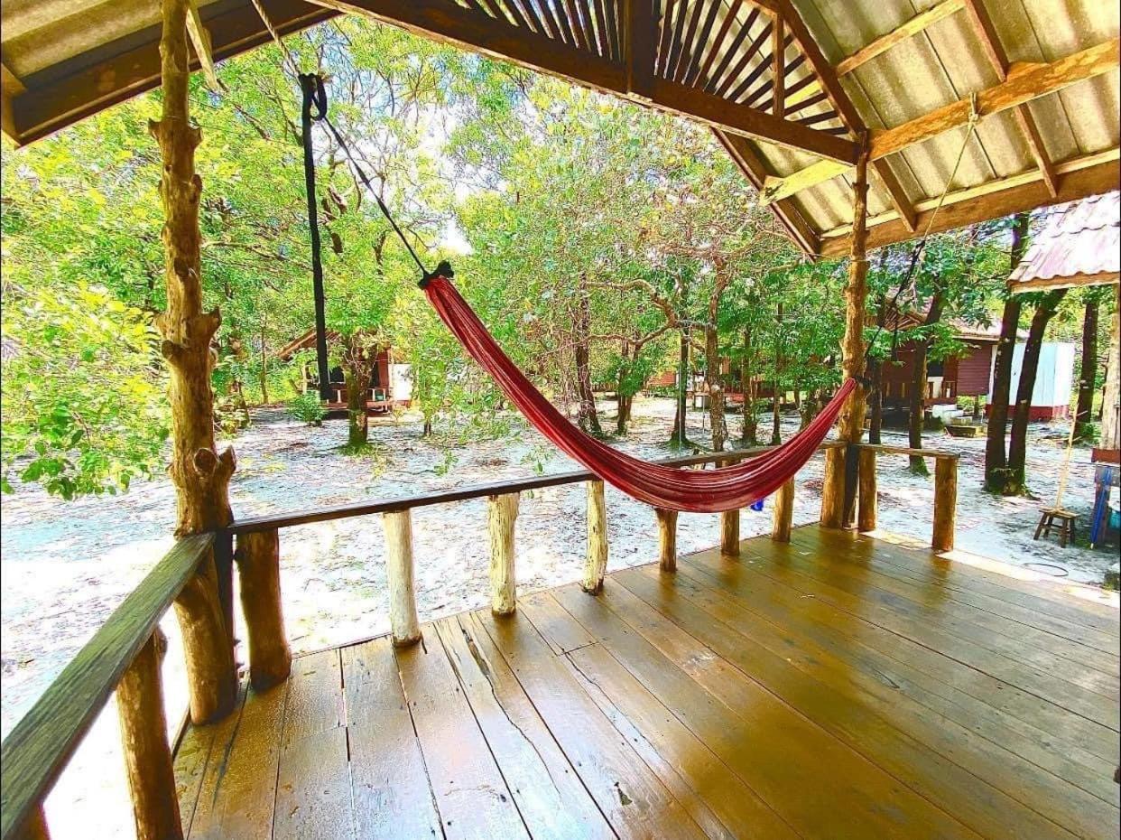 Lucky Resort Koh Phayam Exteriör bild