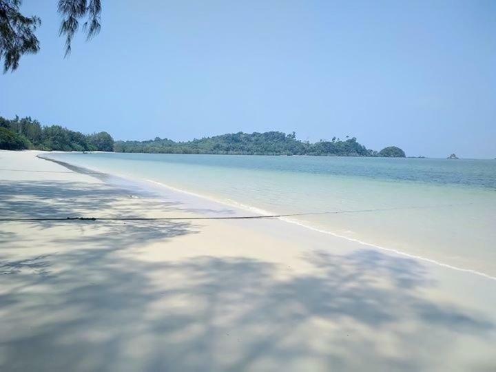 Lucky Resort Koh Phayam Exteriör bild